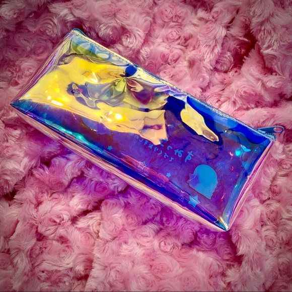 Holographic & Iridescent Sumikkogurashi Pencil Bag - Picture 2 of 3